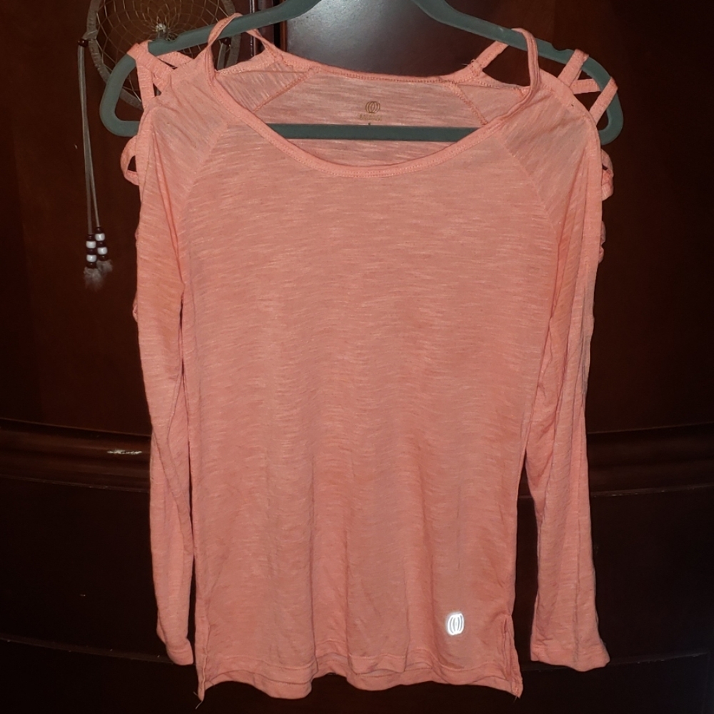 Balance cut-out long sleeve tee